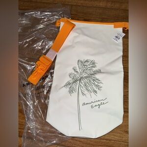 AEO American Eagle Outfitters Cooler Tote Beach Bag White Coated Polyester NWT